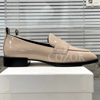 2023 נעלי נשים סתיו נוח חדש הרגל מרגישה את הראש המרובע נעליים מזדמנים עור פטנטים חומר נקבה פנאי נעליים